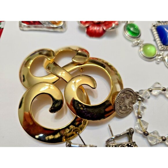 Vintage to Modern Jewelry Lot Brooches Rings Necklaces Bracelets Earrings - Picture 8 of 16